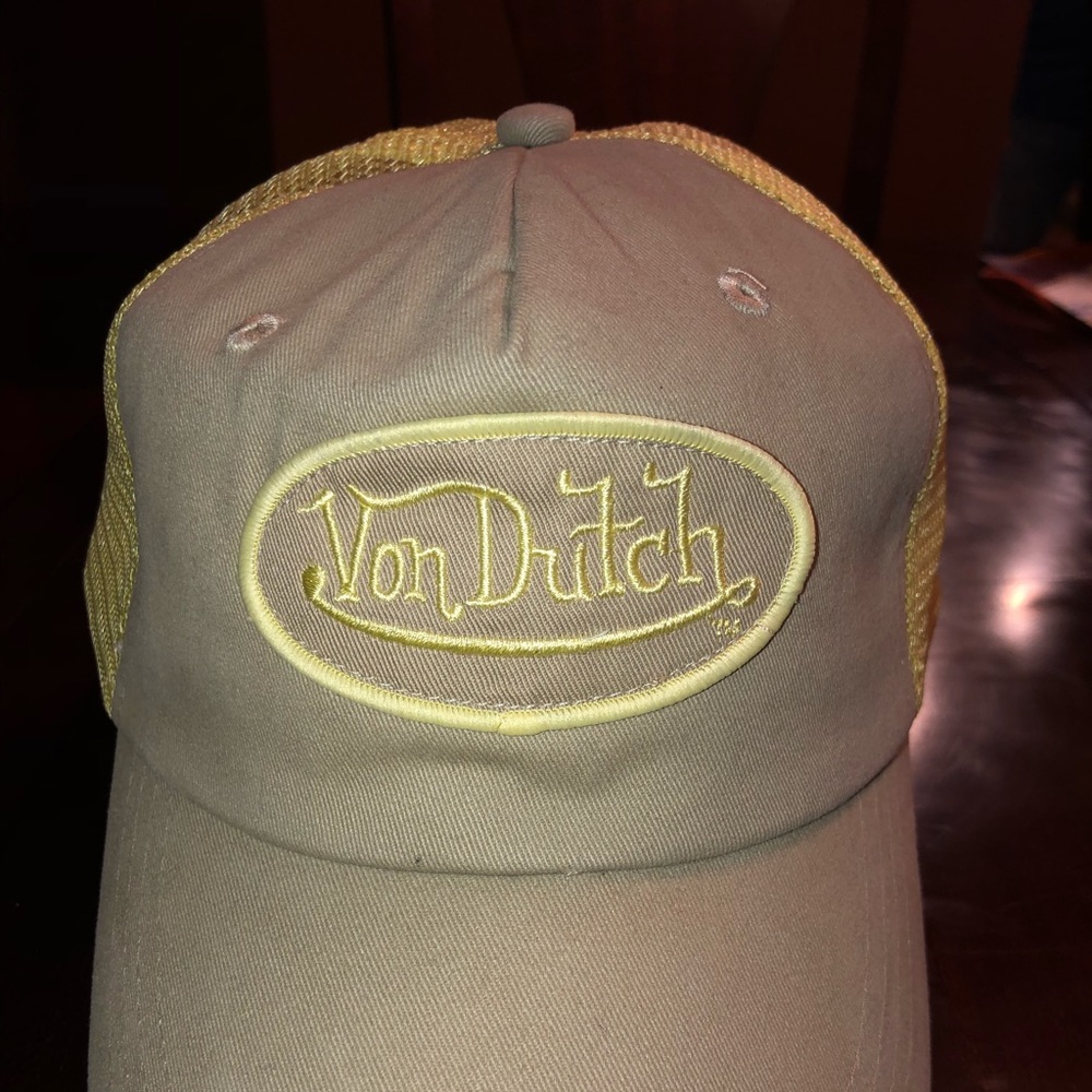 Von Dutch trucker hat